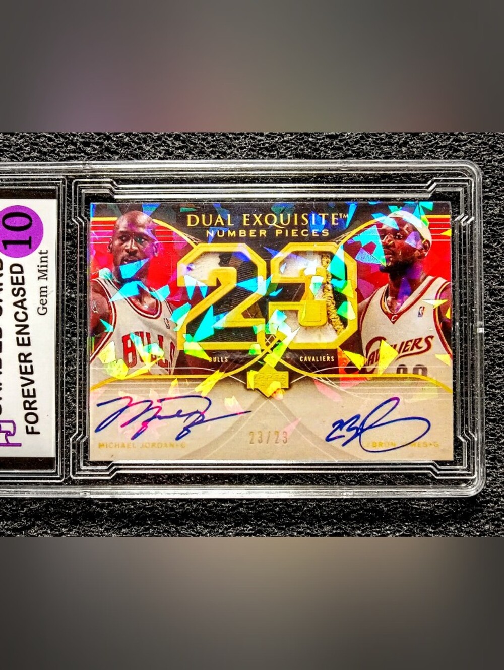 Michael Jordan, Lebron James Dual Autograph Cracked Ice Basketball Card